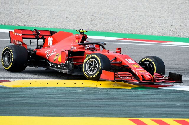 F1 Ferrari, la gara di Vettel e le parole Leclerc: bufera social
