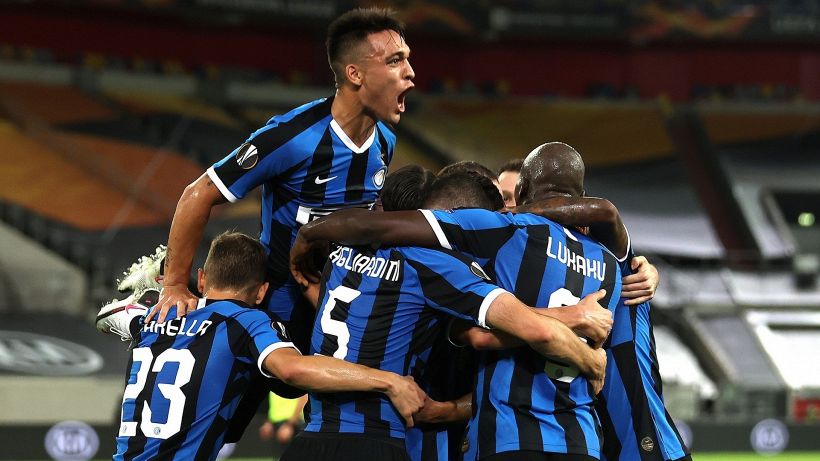 Lautaro e Lukaku trascinano l'Inter in finale di Europa League: 5-0