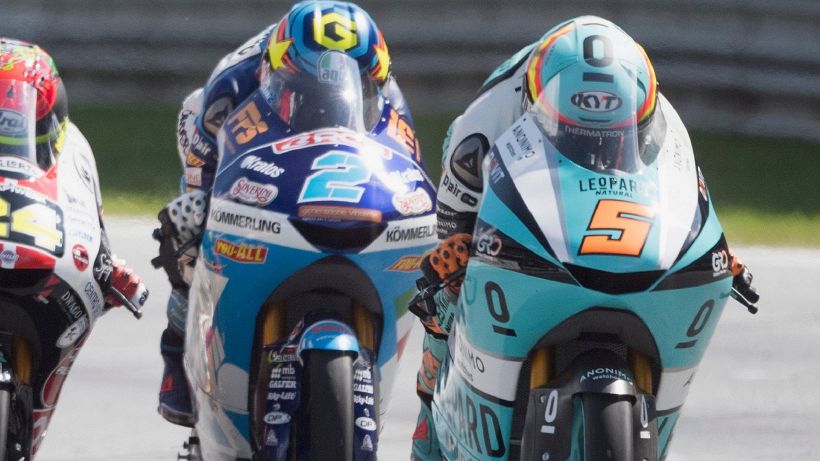 Moto3, pole di Rodrigo. Masia punito