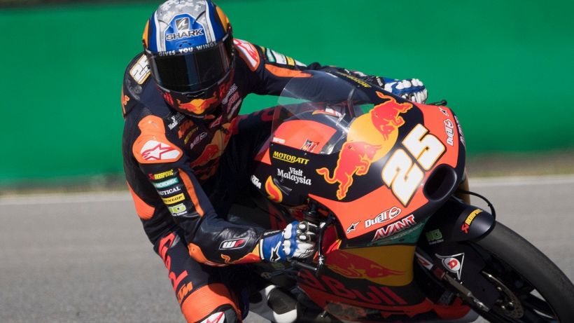 Moto3, pole di Aragon a Fernandez