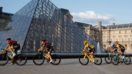 Tour de France: spettatori ok ma con mascherina