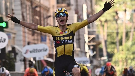 Milano-Sanremo, vince Van Aert
