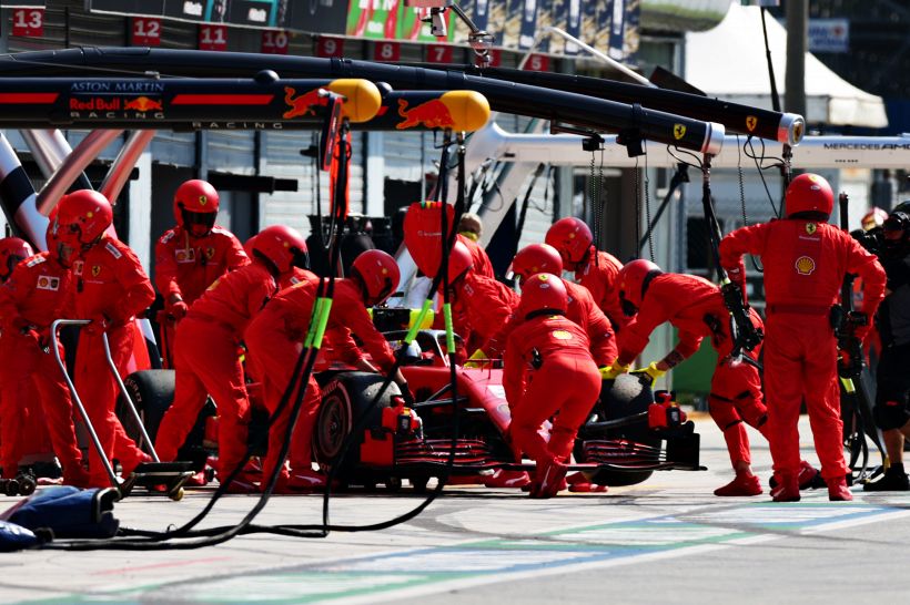 F1, Ferrari entrambe ritirate a Monza: tifosi rassegnati sul web