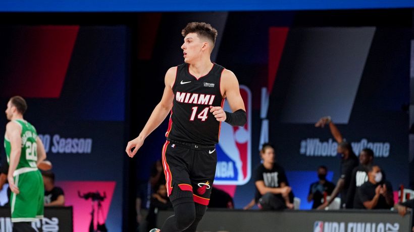 NBA: Miami vince gara 4 e vede le Finals