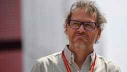 F1, Villeneuve attacca Hamilton e stravolge il mercato piloti