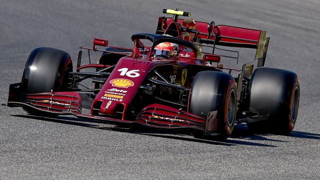 F1, Mugello: Hamilton in pole, Leclerc sorride. Male Vettel