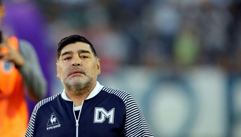 Maradona punge il Napoli di De Laurentiis: che stoccata