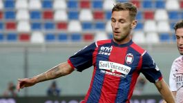 Genoa, ufficiale l'attaccante ex Crotone Dragus