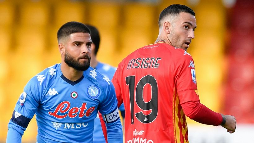 Il Napoli vince in rimonta a Benevento. In gol i fratelli Insigne