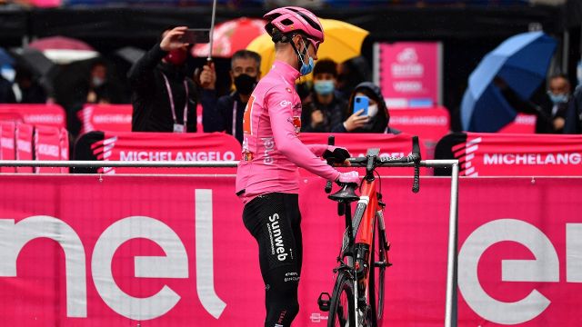 Colpo di scena al Giro, i corridori protestano: cosa è successo