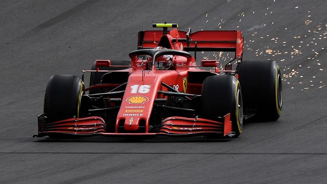 F1, Hamilton fa 92 in Portogallo. Sorridono Leclerc e Ferrari