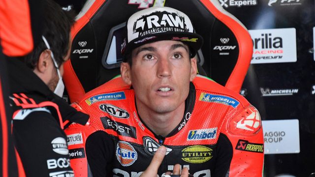 MotoGp, confronto Rossi-Marquez: Aleix Espargaro fa discutere