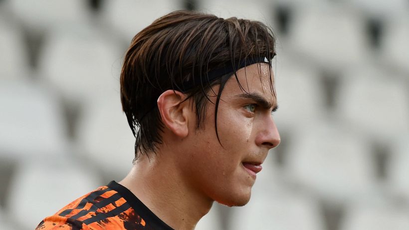 Dybala come Ibrahimovic: campagna per indossare la mascherina