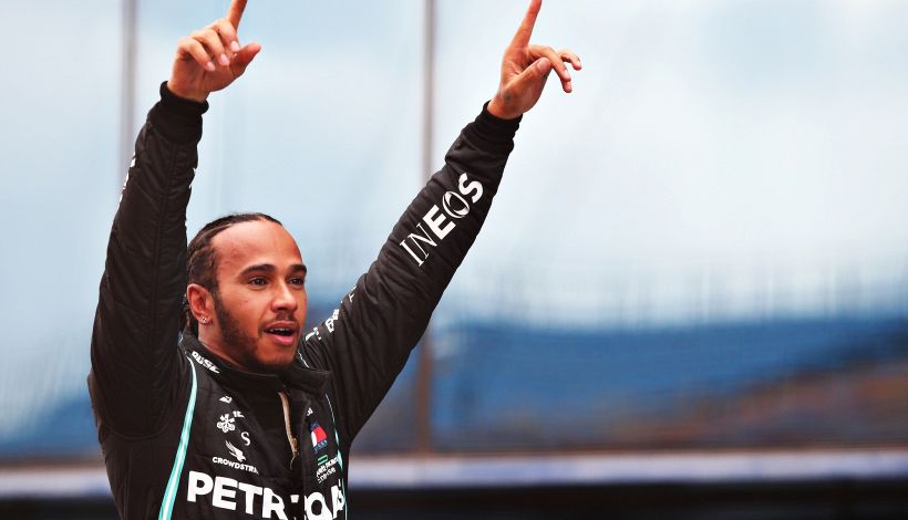 F1, Hamilton campione del mondo: preso Schumacher. Vettel a podio