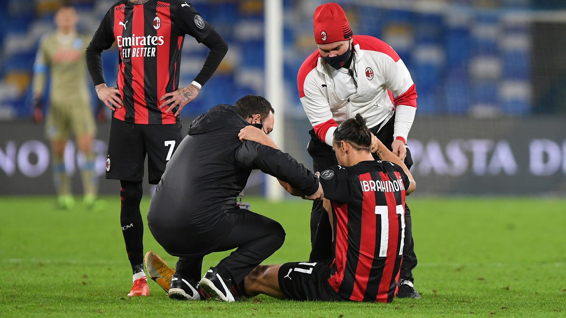 Infortunio Ibrahimovic, Bonera: "Di solito non esce dal campo... " - Virgilio Sport