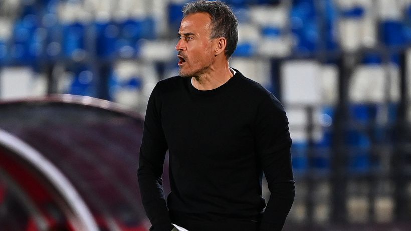 Spagna in superiorità numerica, Luis Enrique non se ne accorge: "Che espulsione?"
