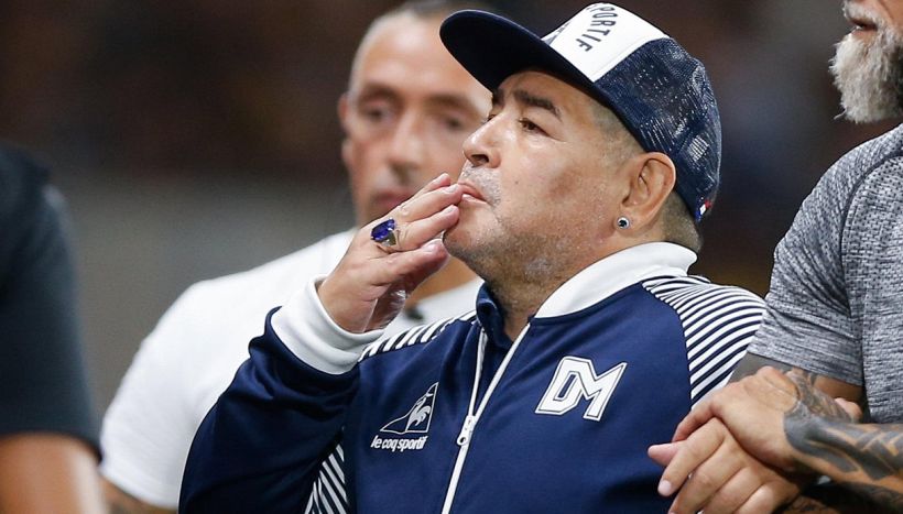 Maradona dimesso dopo l'operazione al cervello: momento delicato