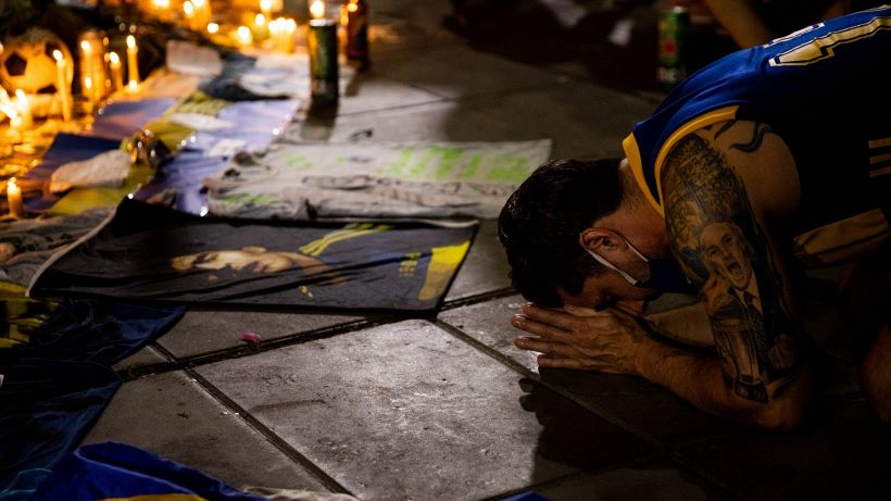 Maradona: camera ardente alla Casa Rosada, lunghe file