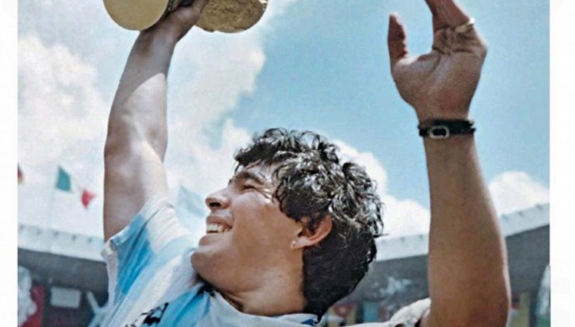 Maradona, in Spagna oltraggio al Pibe: bufera social