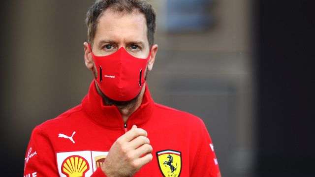 F1, il gesto di Vettel dopo l'errore al pit stop strappa applausi