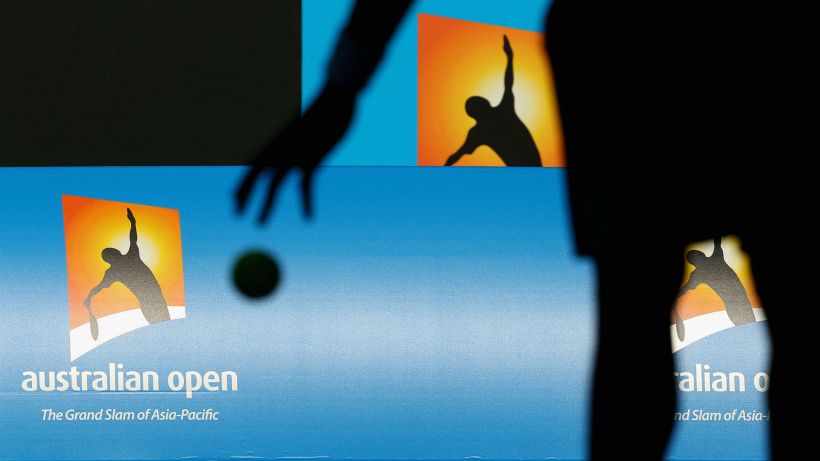 Australian Open: 380 raccattapalle senza mascherine