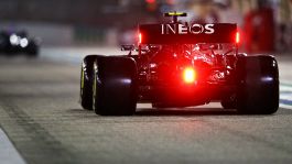 F1, disastro ai box Mercedes: invertita una gomma tra i due piloti