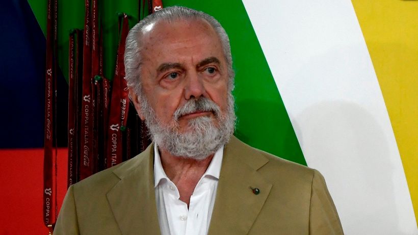 Napoli, la nuova strategia di De Laurentiis preoccupa i tifosi