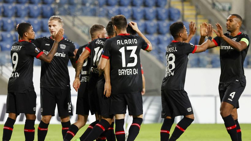 Bundesliga: frenano Bayern e Dortmund, vola il Leverkusen