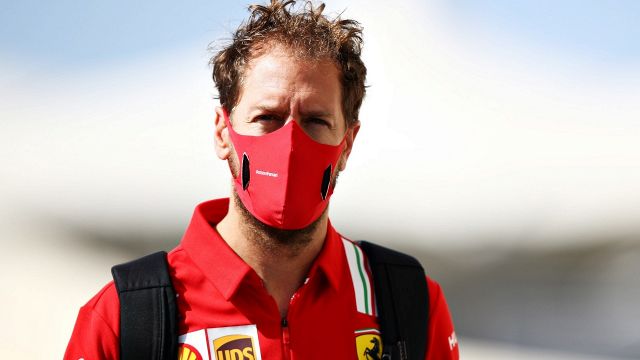 F1, Vettel canta e si commuove: saluto da brividi alla Ferrari