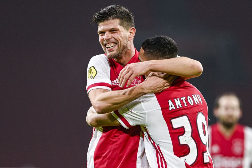 Ajax: pazzesco Huntelaar, entra all'89' e fa una doppietta decisiva