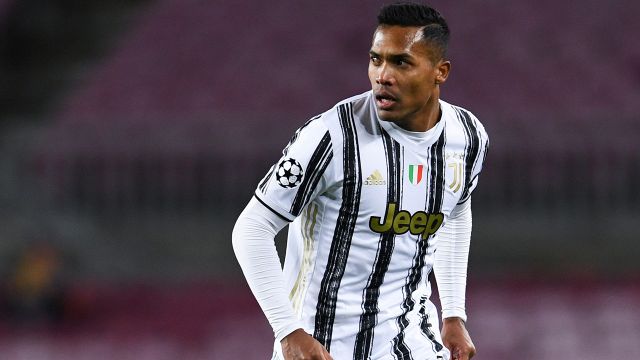 Cagliari-Juventus, si infortuna Alex Sandro: dentro Bernardeschi