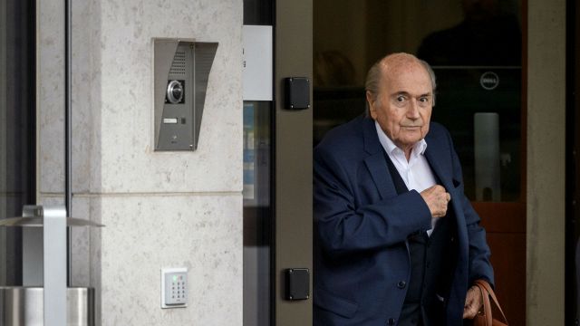 Calcio, Blatter ricoverato in ospedale