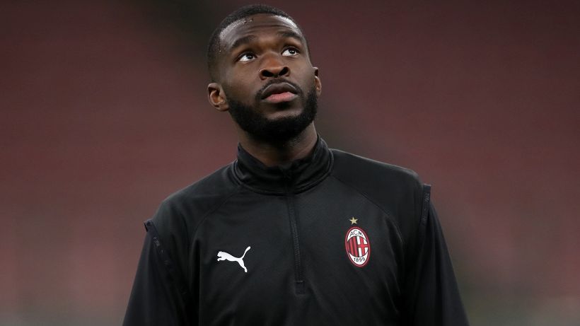 Milan, Tomori si presenta ai tifosi in conferenza stampa