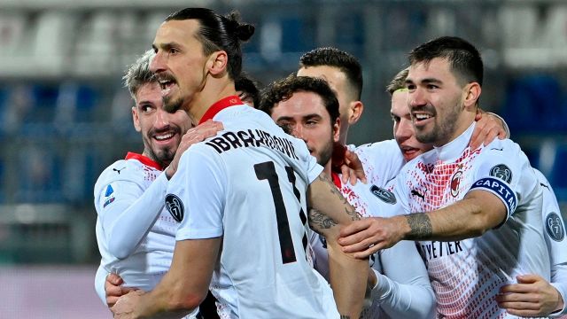 Ibrahimovic implacabile, il Milan torna in testa da solo