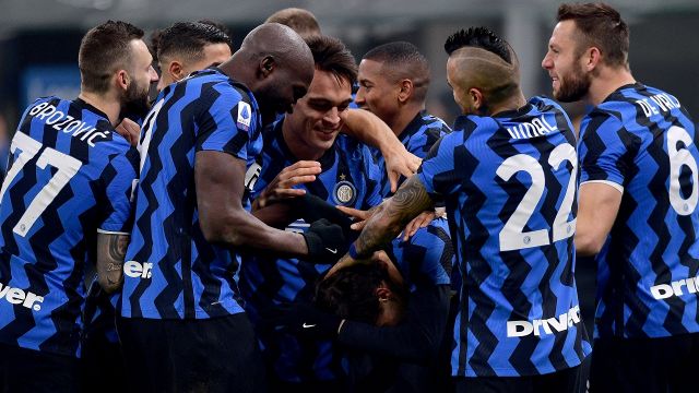 L'Inter schianta la Juventus: Vidal e Barella affondano Pirlo