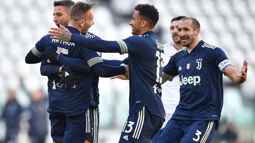 La Juve pensa allo scambio di centrocampisti, i tifosi approvano