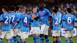 Il Napoli vola per un tempo, dorme per l'altro: ma è in semifinale