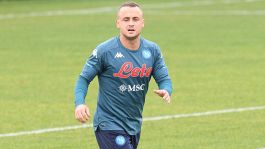 Lobotka, l'agente glissa sul caso quarantena