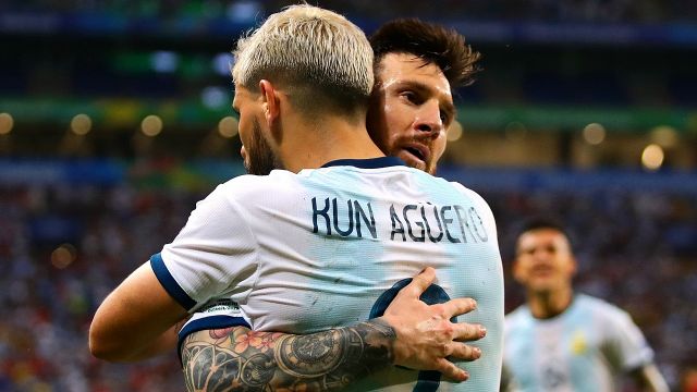 Messi ad Aguero: "Fa male vederti smettere"