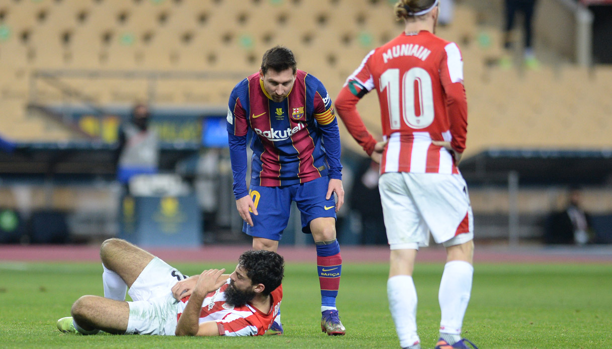 Follia Messi, pugno all'avversario e espulsione: due giornate