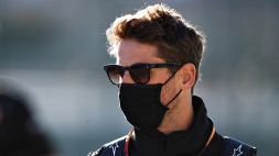 Grosjean mostra le mani senza fasciature