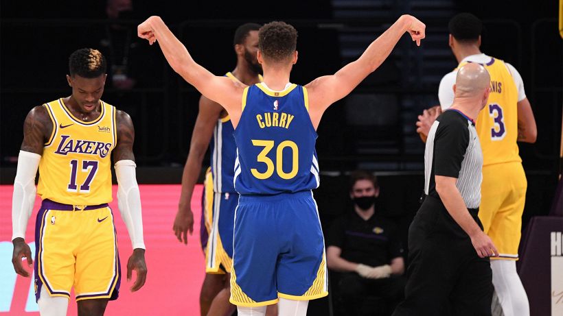 NBA, Golden State Warriors: Steph Curry difende James Wiseman