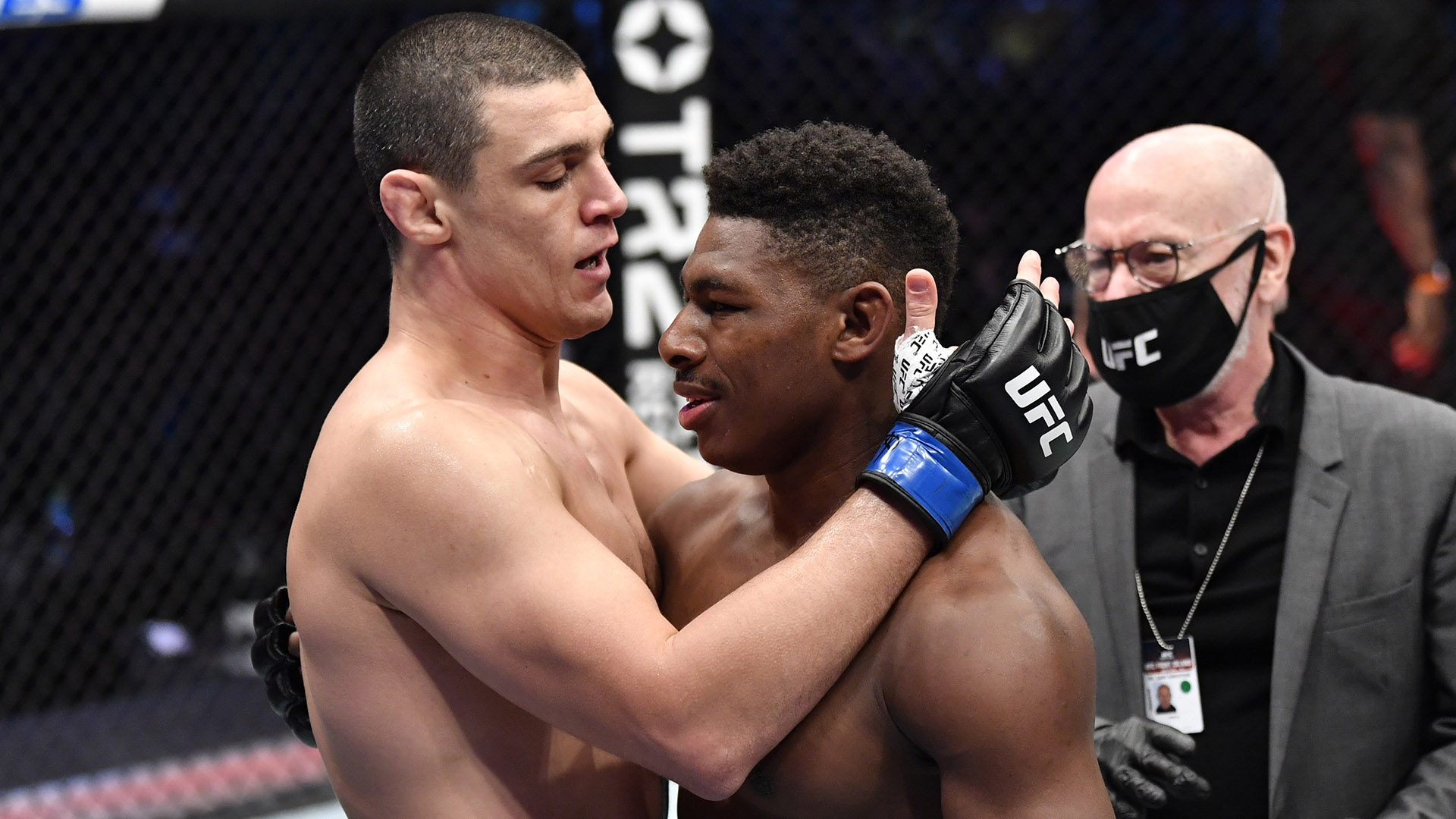 UFC: Di Chirico devastante, le foto della vittoria