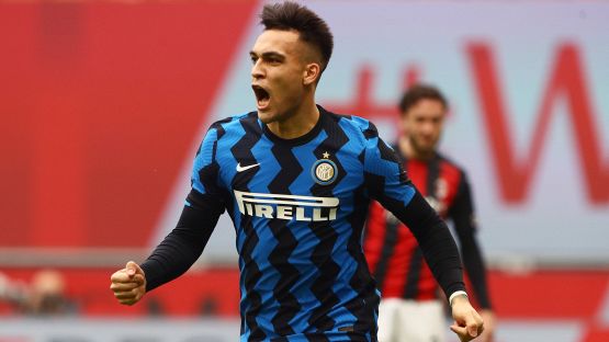 Lautaro si lega all'Inter: "Rinnovo, mi vedo qui ancora a lungo"
