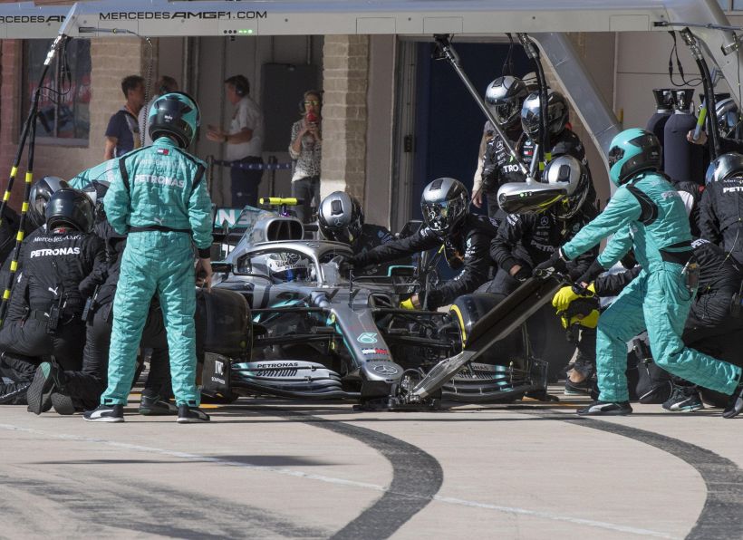 F1, Mercedes lancia l'allarme: power unit a rischio