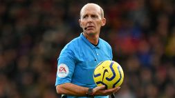 Minacce di morte per Mike Dean: chiede di non arbitrare