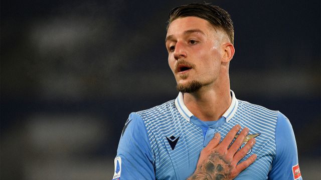 Lazio, siparietto tra Sarri e Milinkovic: "Ti ho fatto incazzare?"
