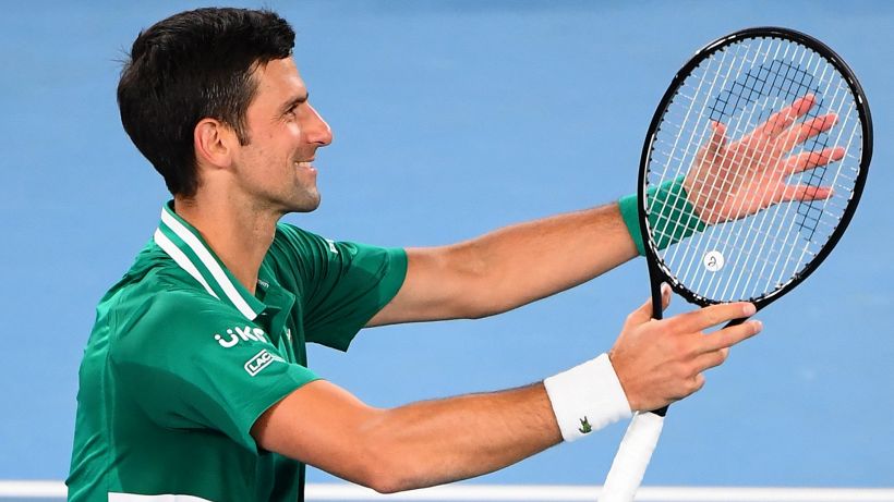 Australian Open, bene Djokovic. Sinner cede in cinque set