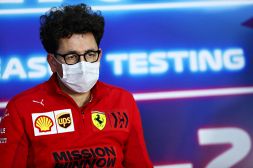 F1, Ferrari: Binotto nervoso, duro botta e risposta in tv