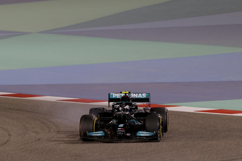 F1, il team radiofonico di Bottas diventa virale e mette in crisi la Mercedes